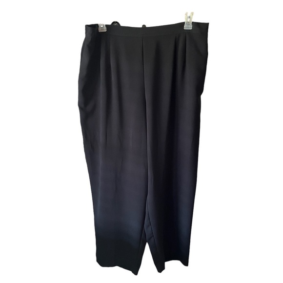 Maggie McNaughton Women’s Plus Size Capris - Picture 1 of 5